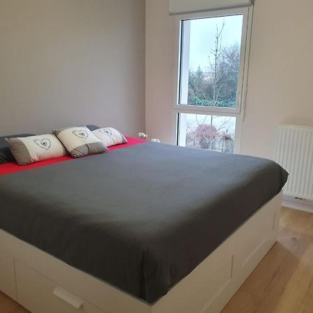 Appartement A Floirac Avec 2 Chambres, Un Parking Prive, Une Terrasse, A 5 Minutes En Voiture De L'Arkea Arena De Bordeaux Экстерьер фото