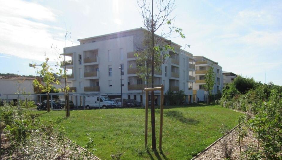 Appartement A Floirac Avec 2 Chambres, Un Parking Prive, Une Terrasse, A 5 Minutes En Voiture De L'Arkea Arena De Bordeaux Экстерьер фото