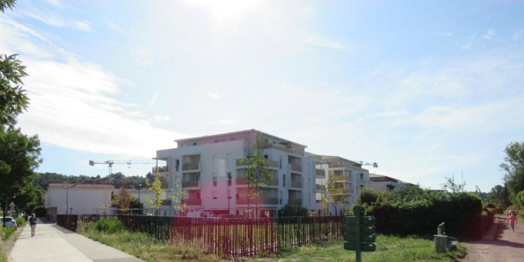 Appartement A Floirac Avec 2 Chambres, Un Parking Prive, Une Terrasse, A 5 Minutes En Voiture De L'Arkea Arena De Bordeaux Экстерьер фото